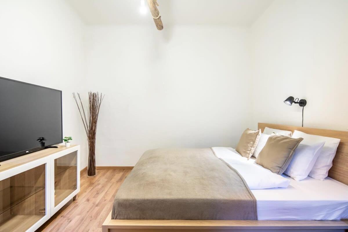 Convenient Apartment At Gastro Driven Location ブダペスト エクステリア 写真