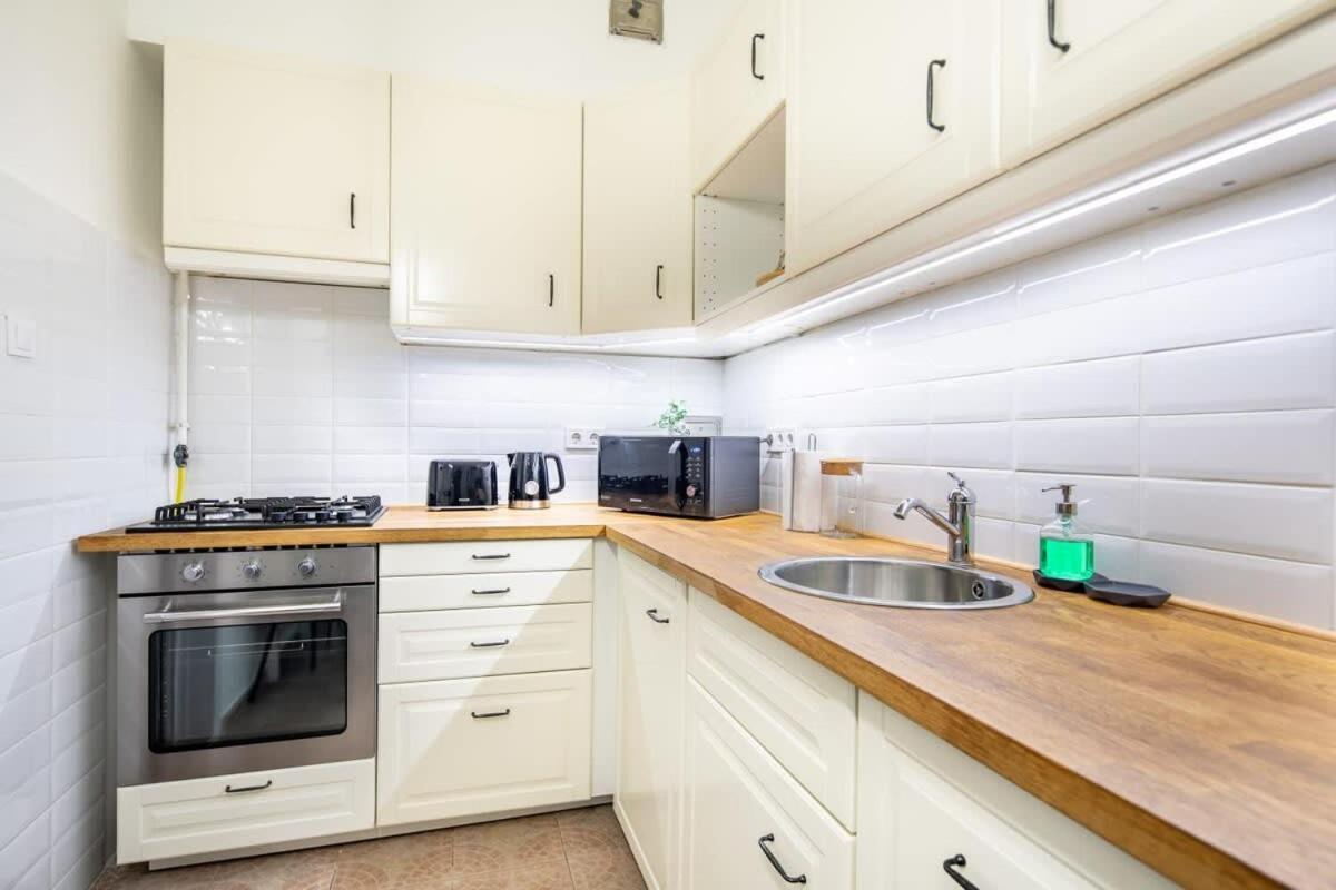 Convenient Apartment At Gastro Driven Location ブダペスト エクステリア 写真